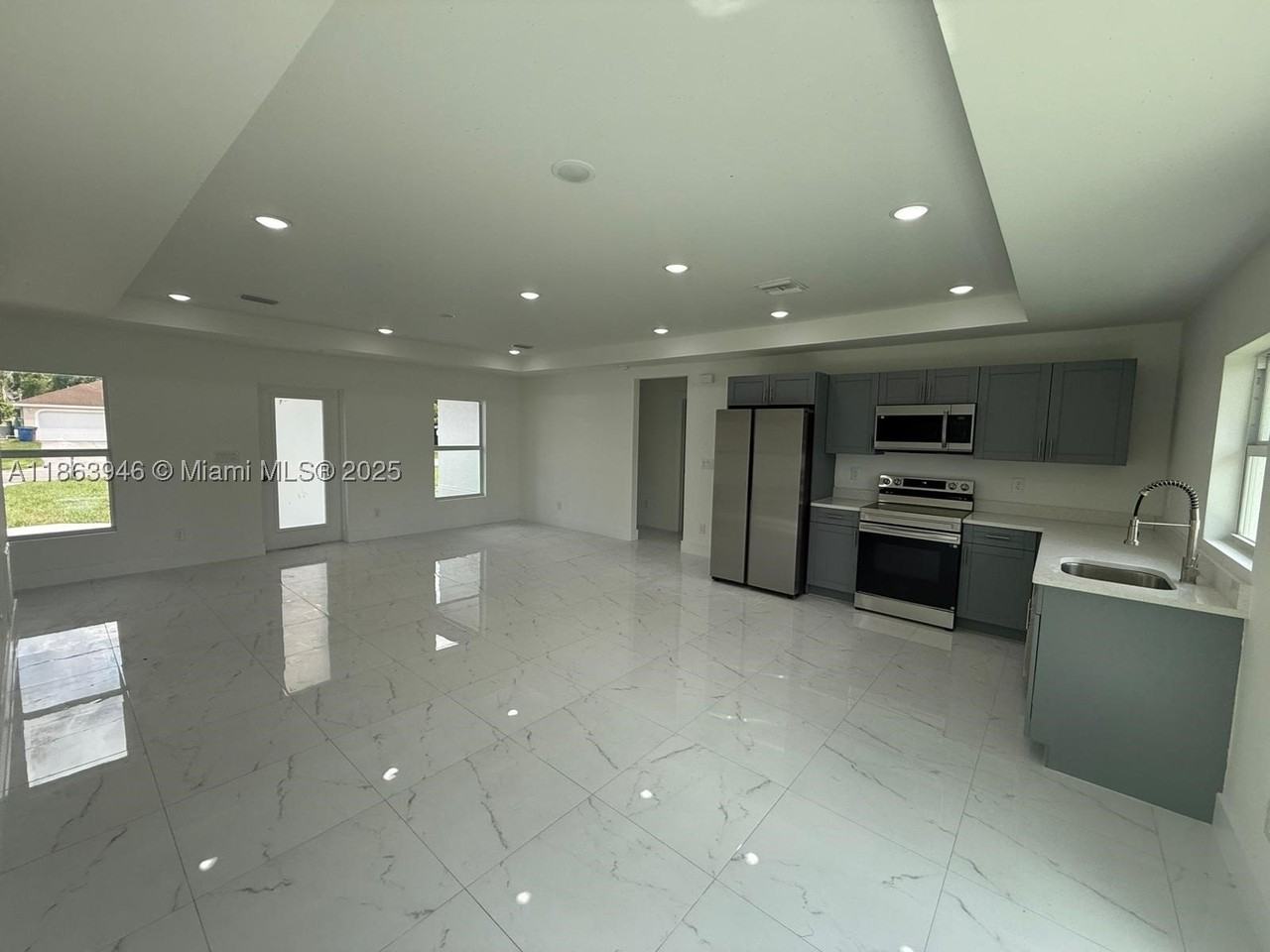 322 322 MCARTHUR BLVD #322 - Photo 5 of 20