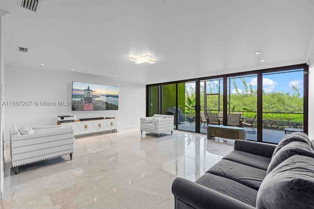 6124 Paradise Point Dr #6124 - Photo 6 of 50