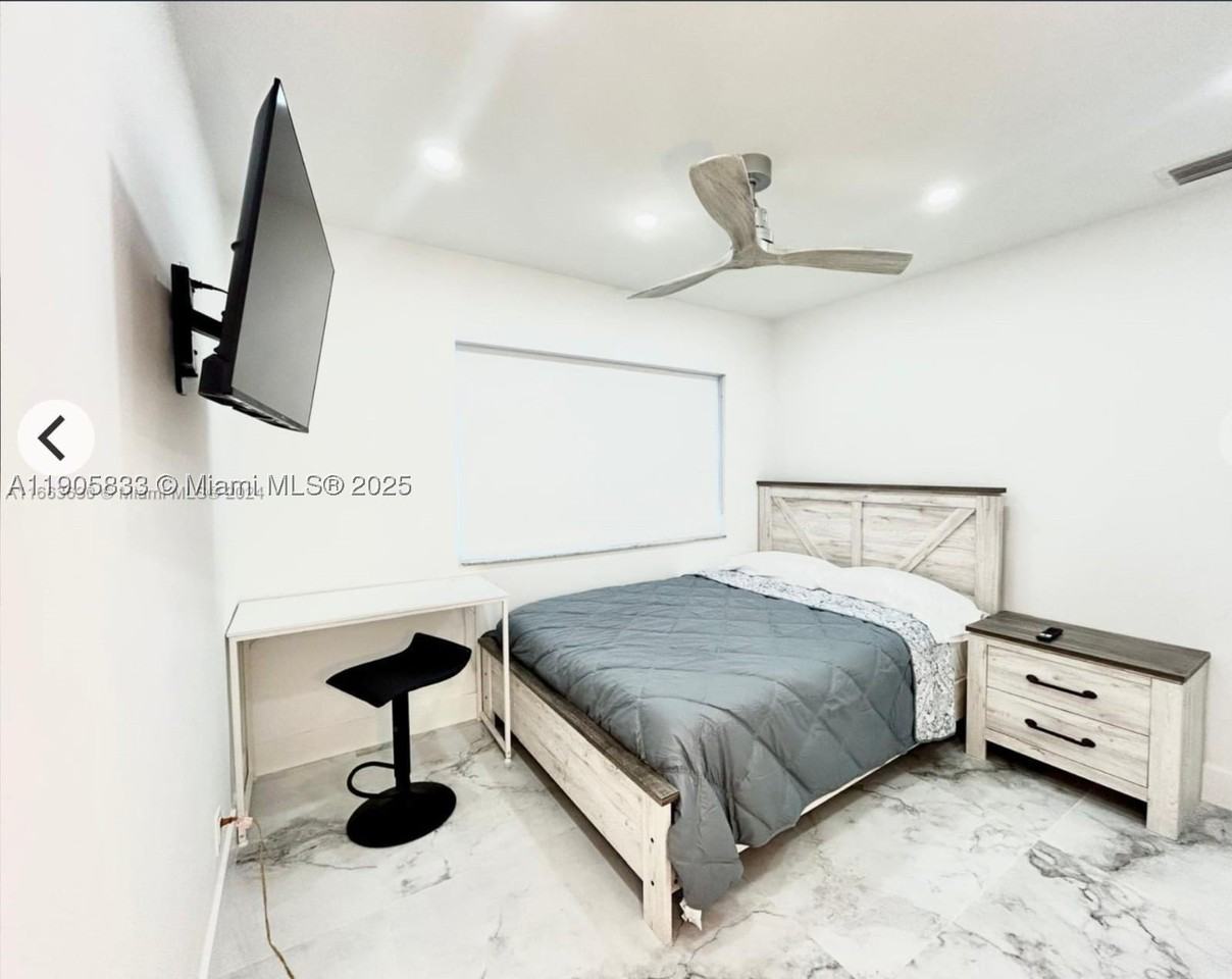 4521 Sw 55th Ave - Photo 4 of 12
