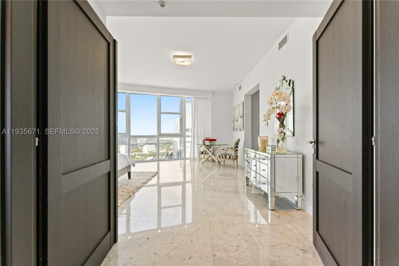 18201 Collins Ave #5001 - Photo 5 of 30