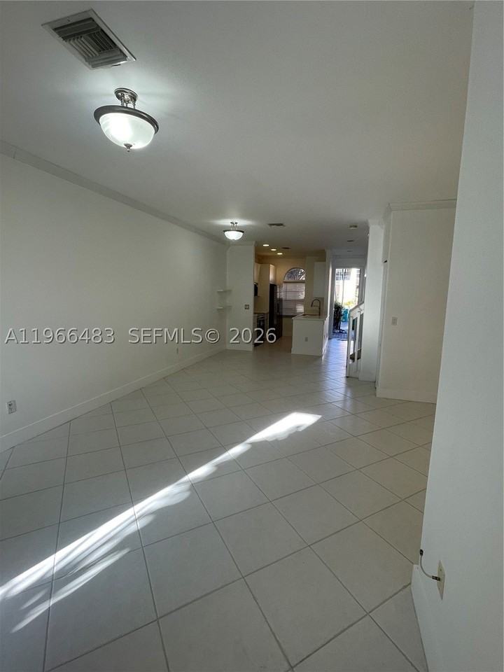 703 Ne 195th St #703 - Photo 5 of 27