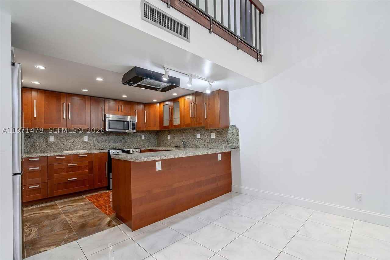 20347 W Country Club Dr #TH15 - Photo 4 of 25