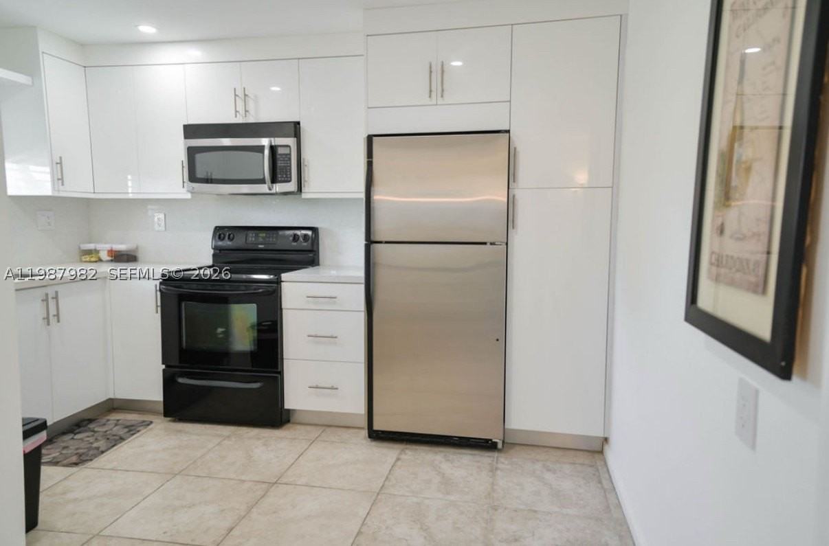 8901 S Hollybrook Blvd #206 - Photo 3 of 16