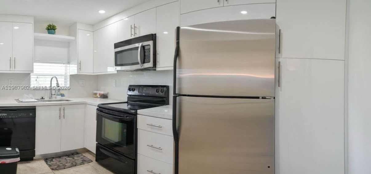 8901 S Hollybrook Blvd #206 - Photo 6 of 16