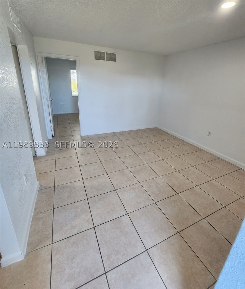 10900 Sw 196th St #417 - Photo 4 of 14