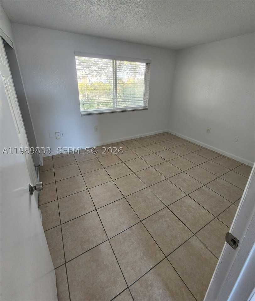 10900 Sw 196th St #417 - Photo 6 of 14