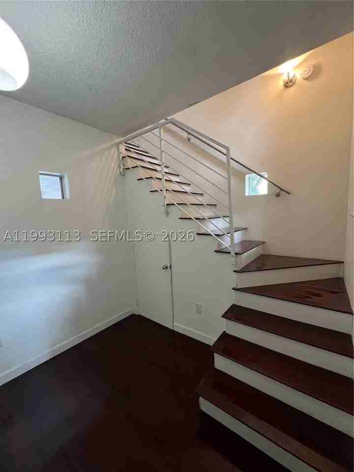 261 Navarre Ave #A4 - Photo 4 of 14
