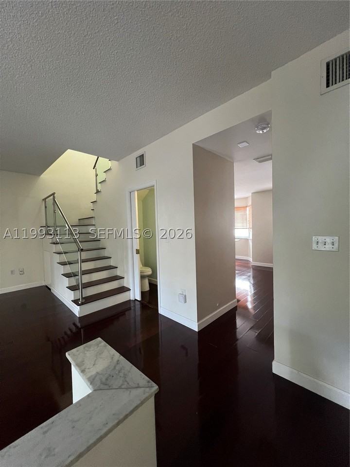 261 Navarre Ave #A4 - Photo 7 of 14