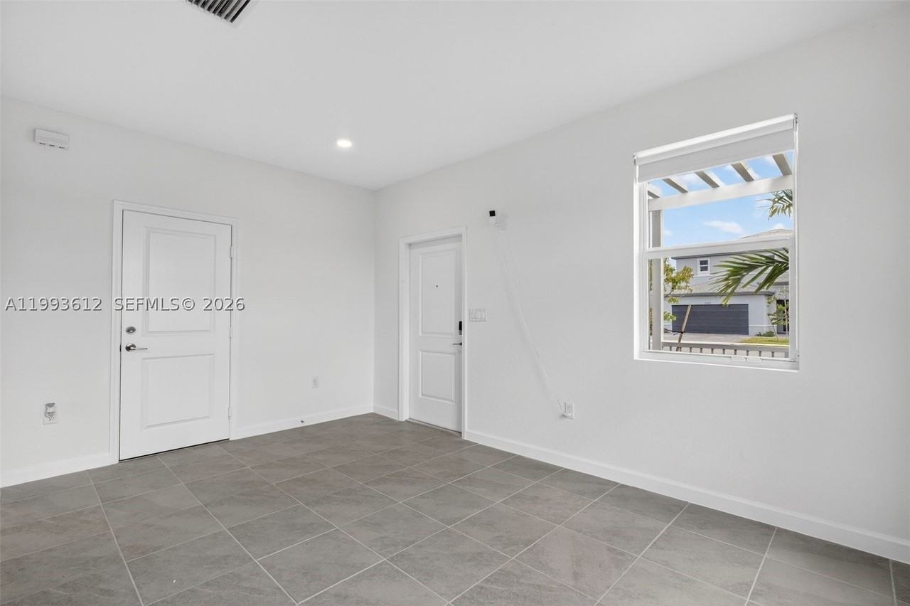 19404 Sw 339th Ter - Photo 3 of 30