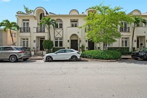 featured image of 530 Valencia Ave #2