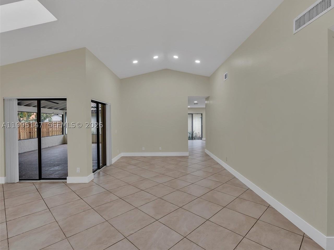 2158 Baton Rouge - Photo 6 of 47