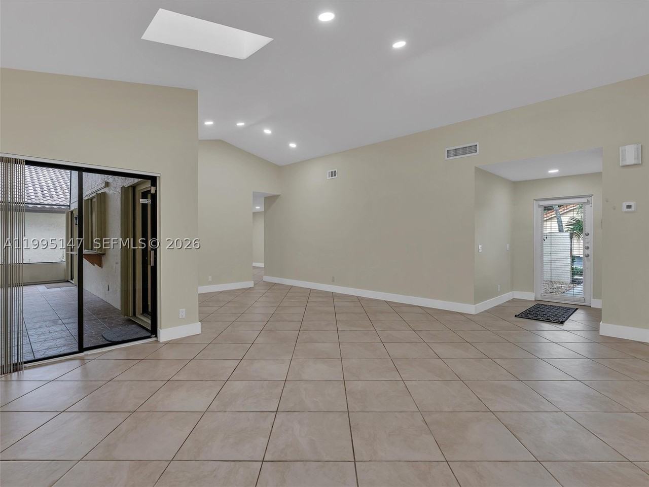2158 Baton Rouge - Photo 7 of 47