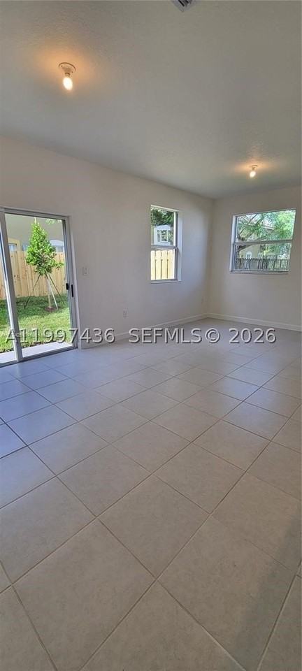1010 Se 26th Ter #0 - Photo 3 of 14