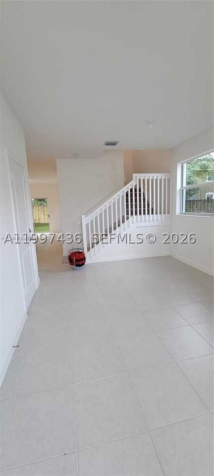 1010 Se 26th Ter #0 - Photo 4 of 14