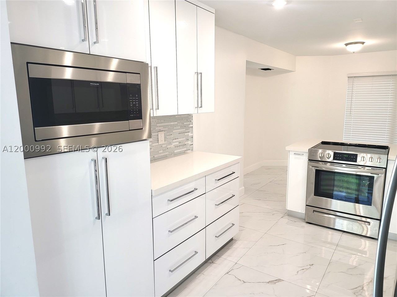 9723 N New River Canal Rd #416 - Photo 5 of 50