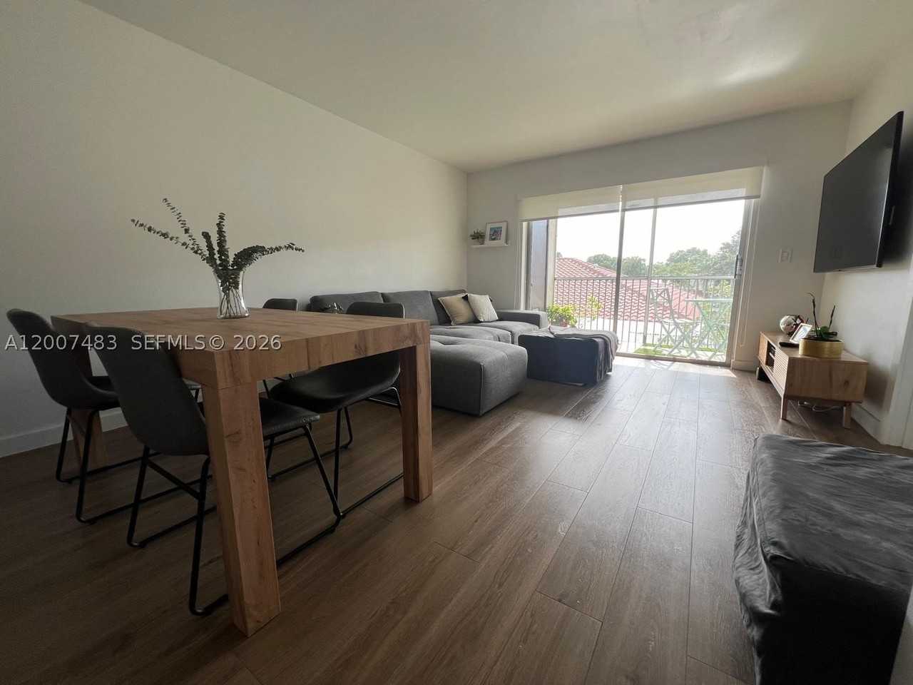 2369 Nw 89th Dr #511 - Photo 3 of 12