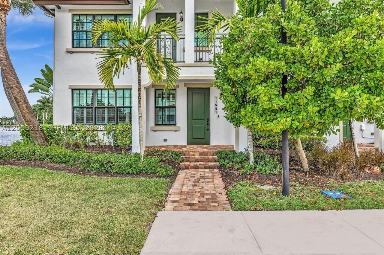 11541 Sw 15th St - Photo 4 of 50