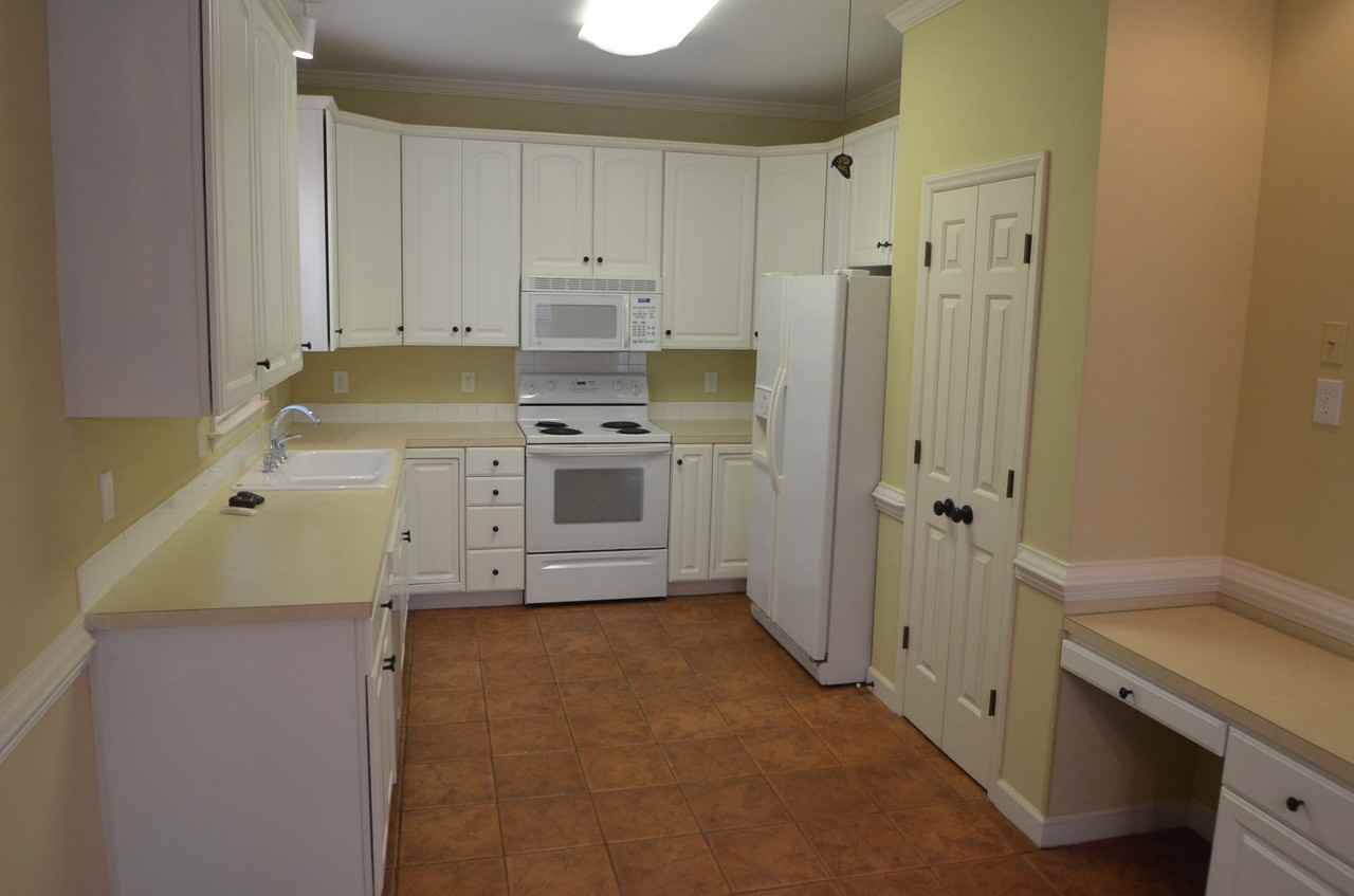 100 Sterling Point Ct - Photo 2 of 9