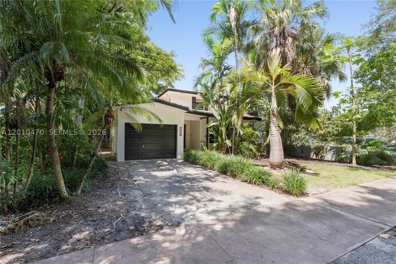 5520 San Vicente St - Photo 2 of 18