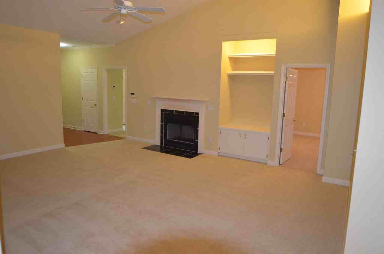 100 Sterling Point Ct - Photo 3 of 9