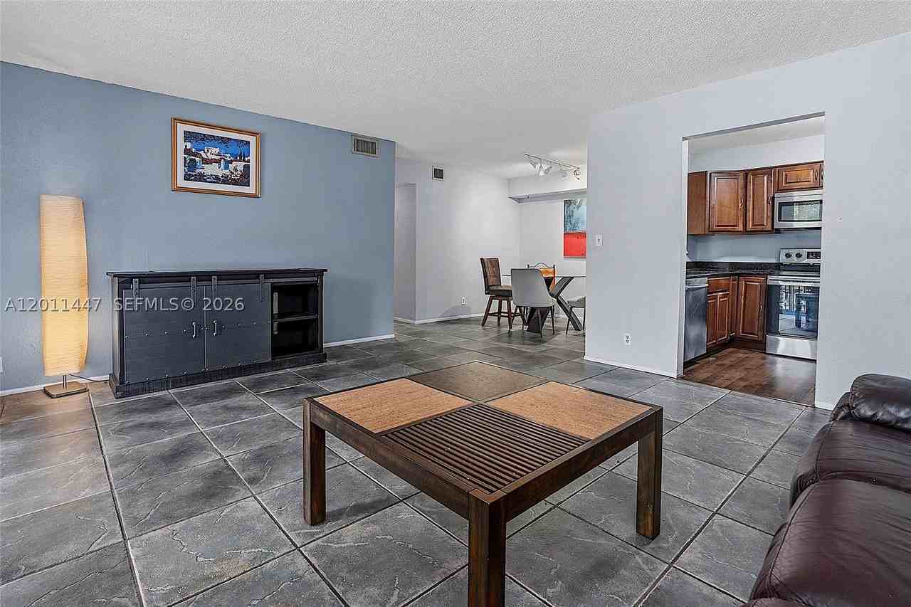 3083 N Oakland Forest Dr #206 - Photo 4 of 50