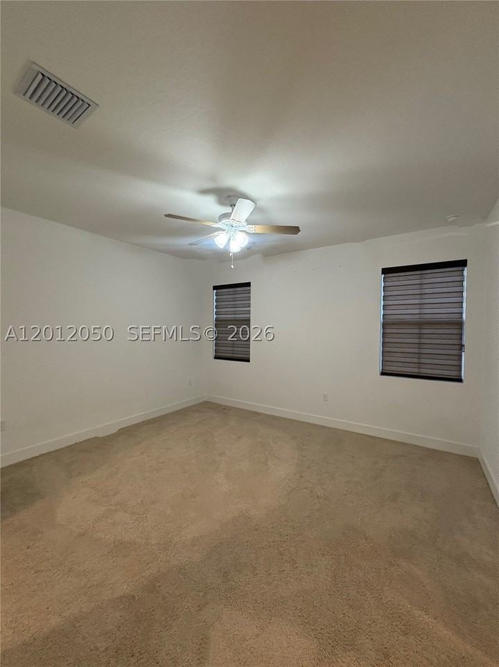 135 Sw 171st Ln #135 - Photo 4 of 15
