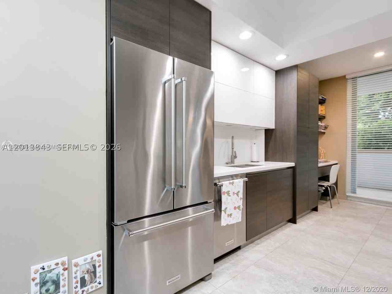 21150 Point Pl #405 - Photo 5 of 38