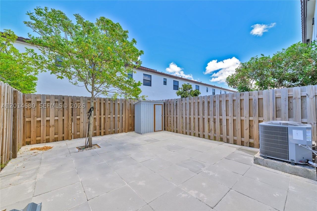 11854 Sw 246th Ln - Photo 3 of 36