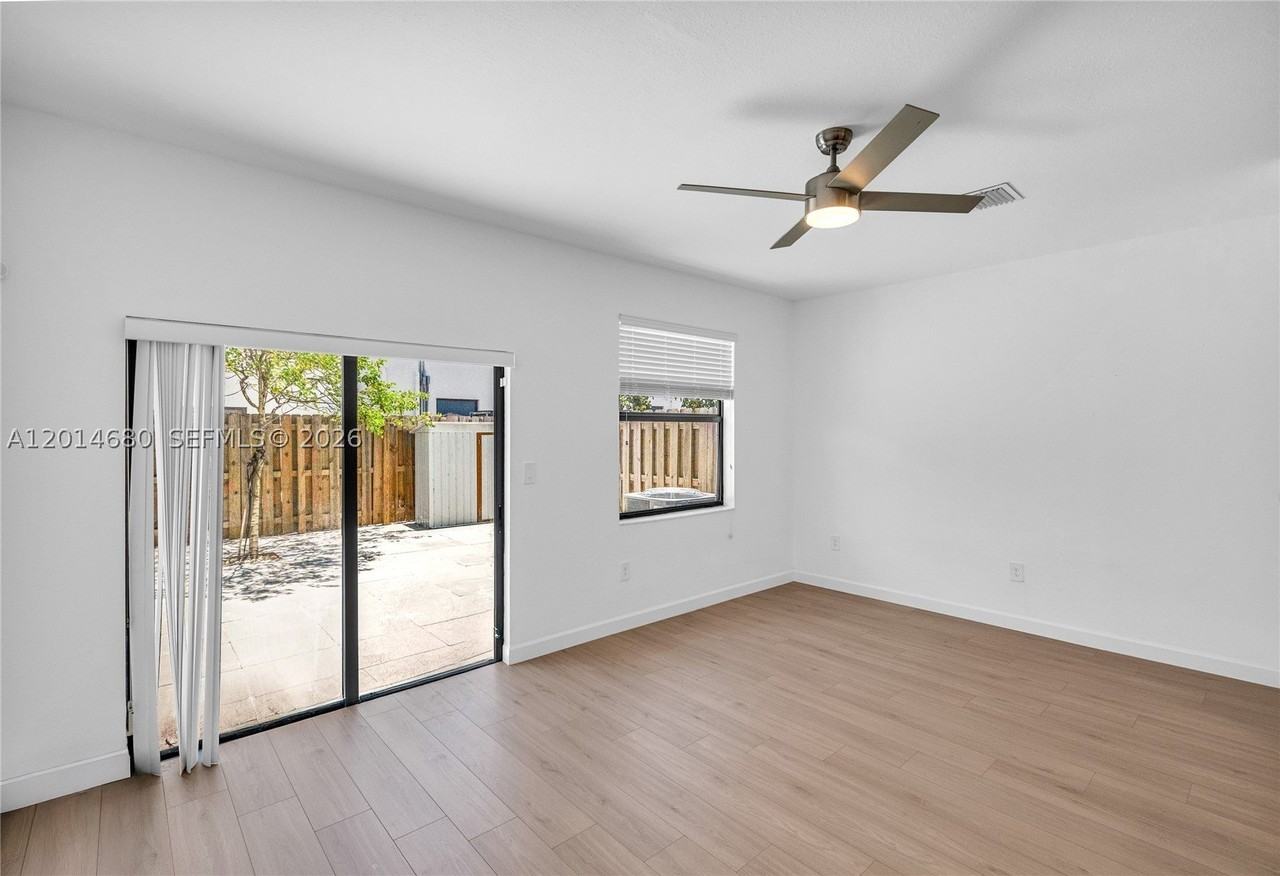 11854 Sw 246th Ln - Photo 4 of 36