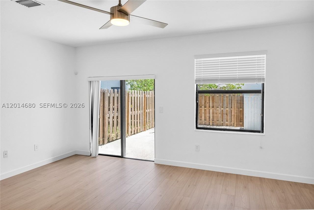 11854 Sw 246th Ln - Photo 5 of 36