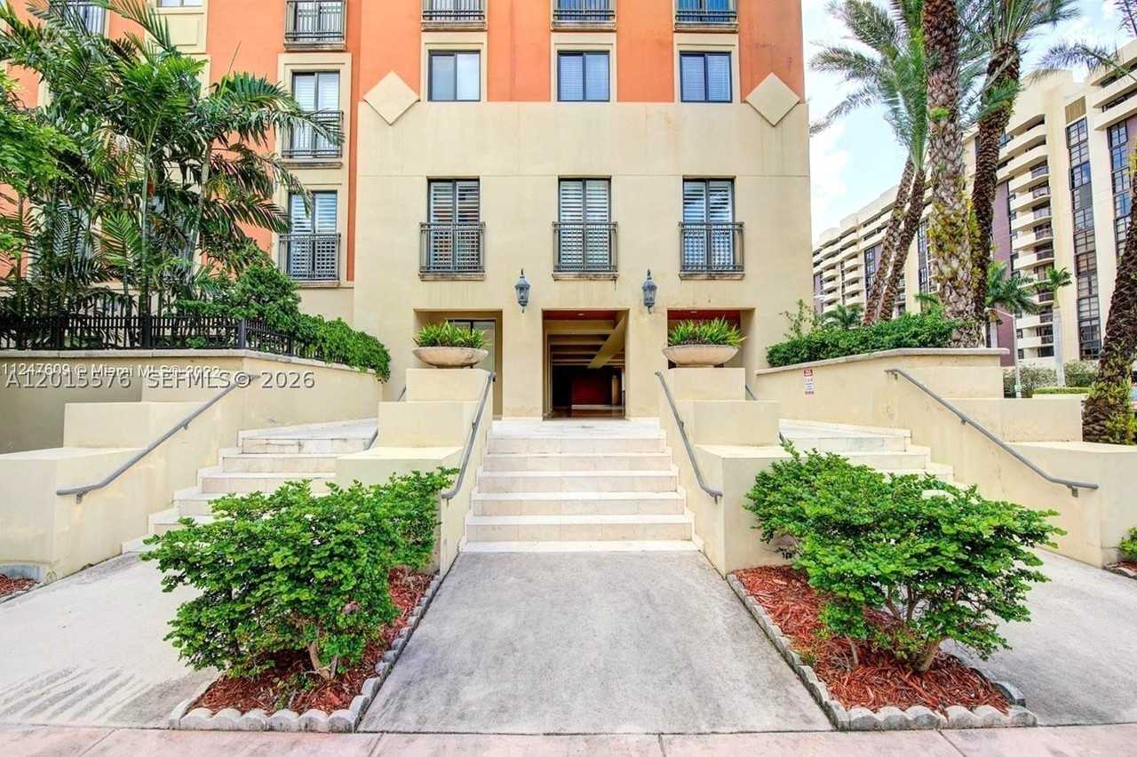671 Biltmore Way #PH - Photo 3 of 40
