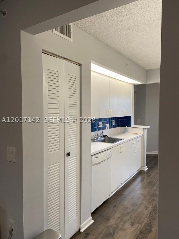 571 Sw 142nd Ave #311O - Photo 5 of 23