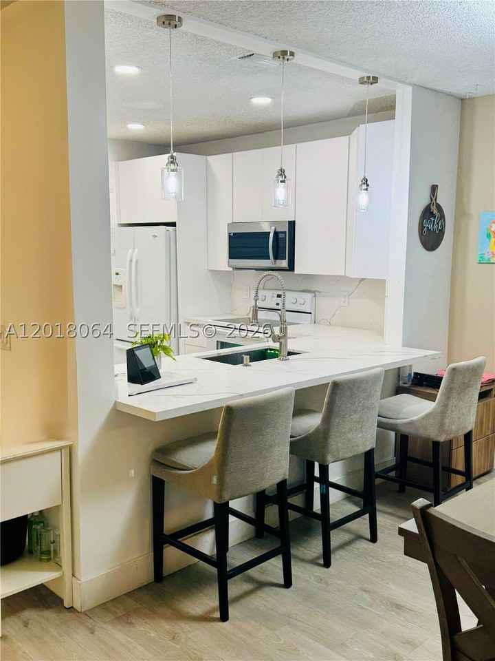 16213 Emerald Cove Rd - Photo 3 of 27