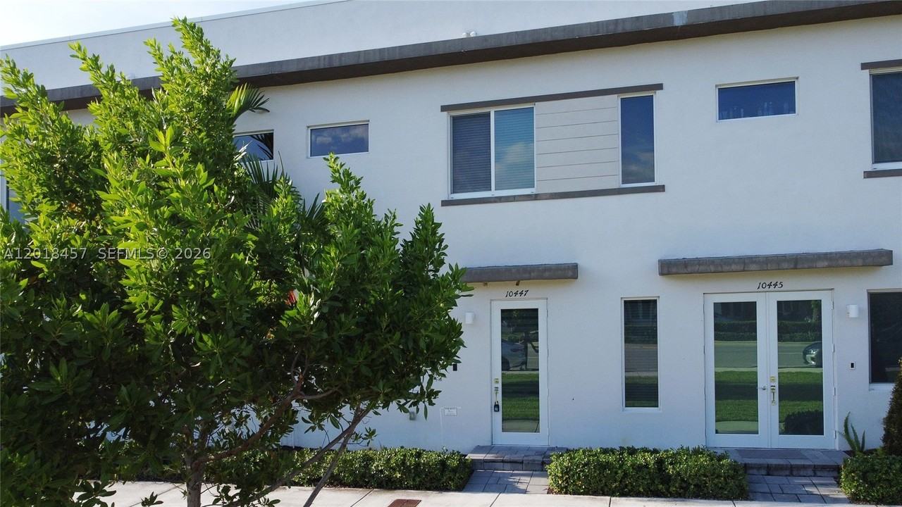 10447 Nw 66th St - Photo 3 of 50