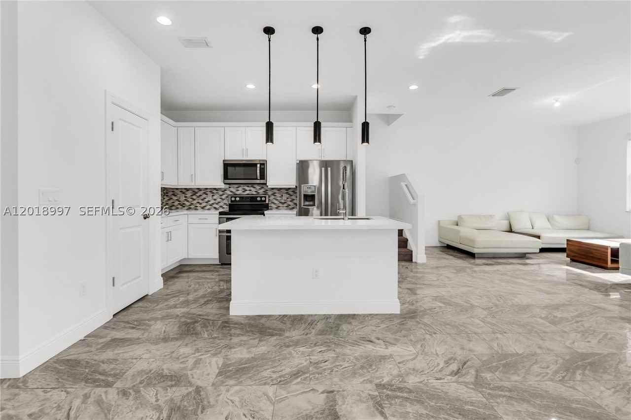 582 Parsons Way - Photo 3 of 34