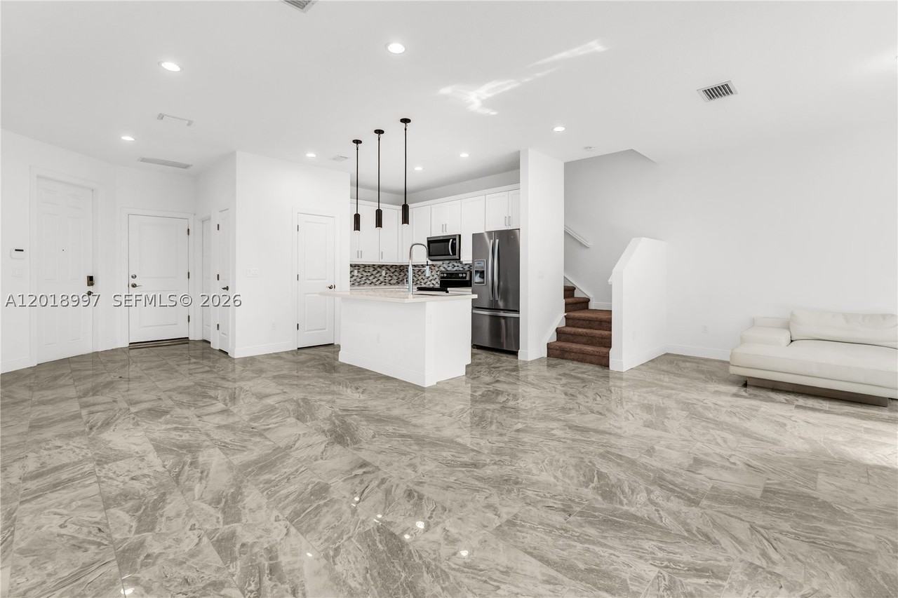 582 Parsons Way - Photo 4 of 34