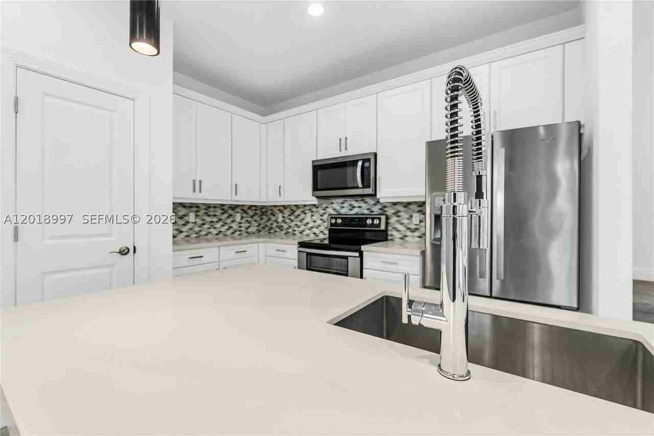 582 Parsons Way - Photo 6 of 34