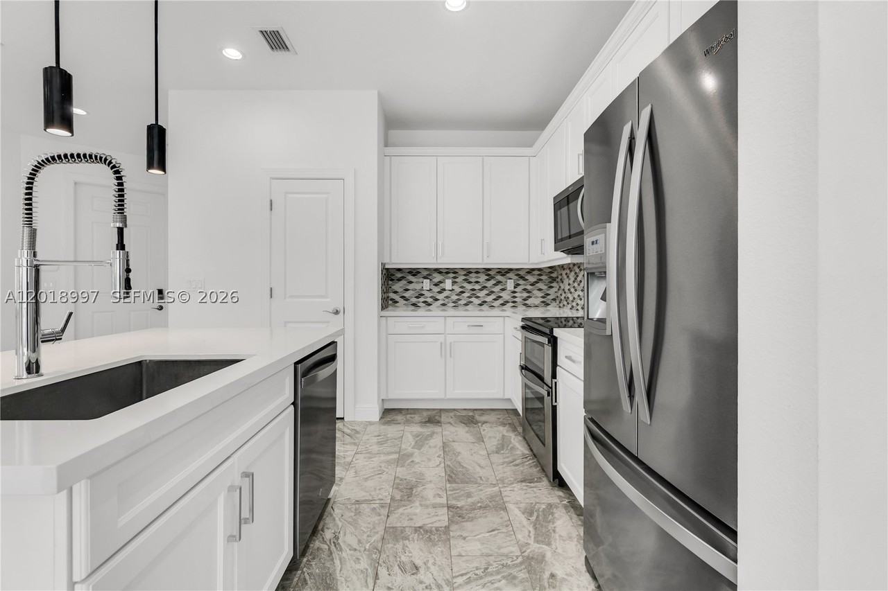 582 Parsons Way - Photo 7 of 34