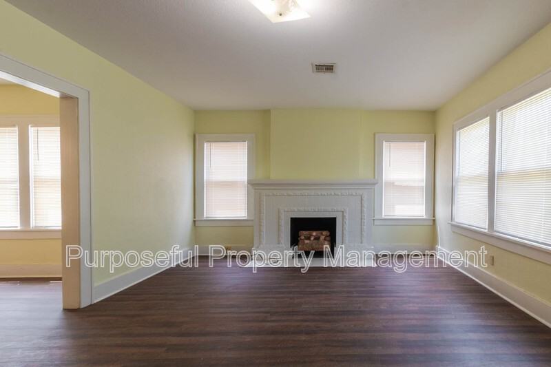 728 Ne 15th St - Photo 4 of 22