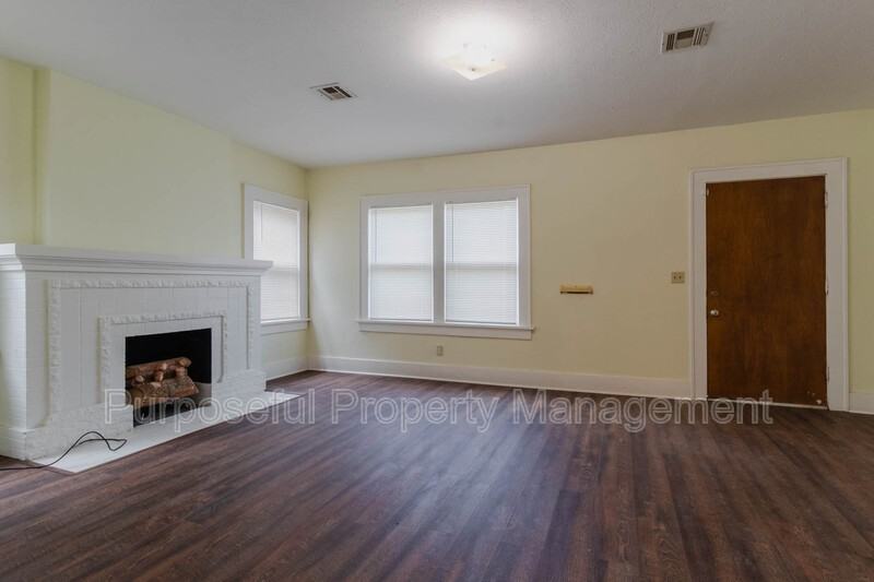 728 Ne 15th St - Photo 5 of 22