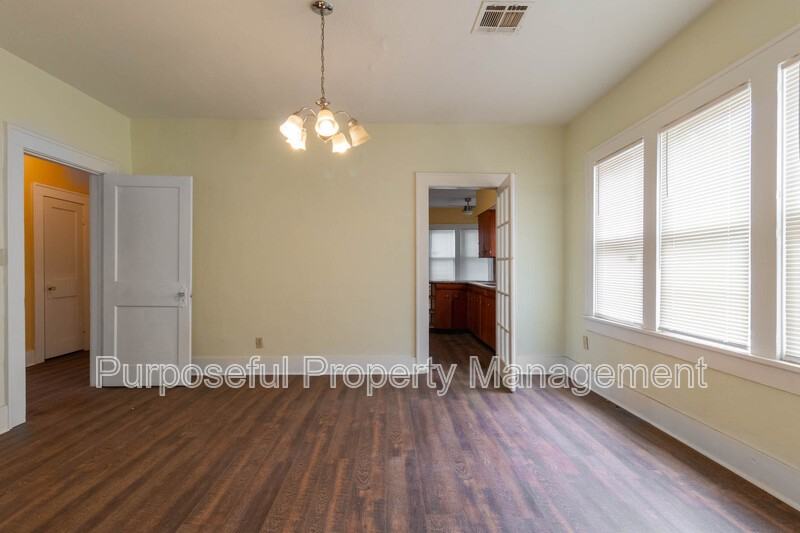 728 Ne 15th St - Photo 6 of 22
