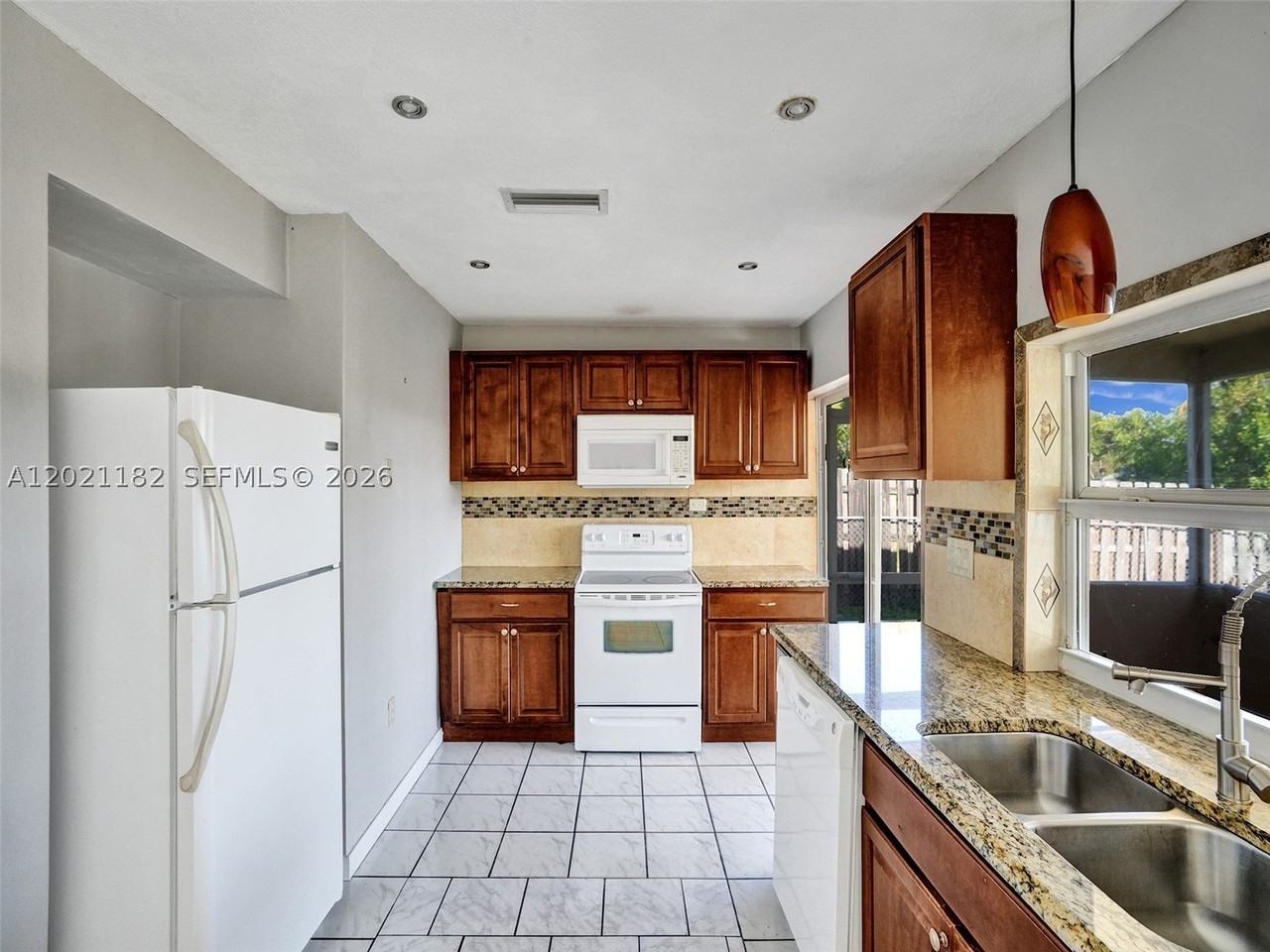 8550 Nw 27th Pl #8550 - Photo 5 of 39