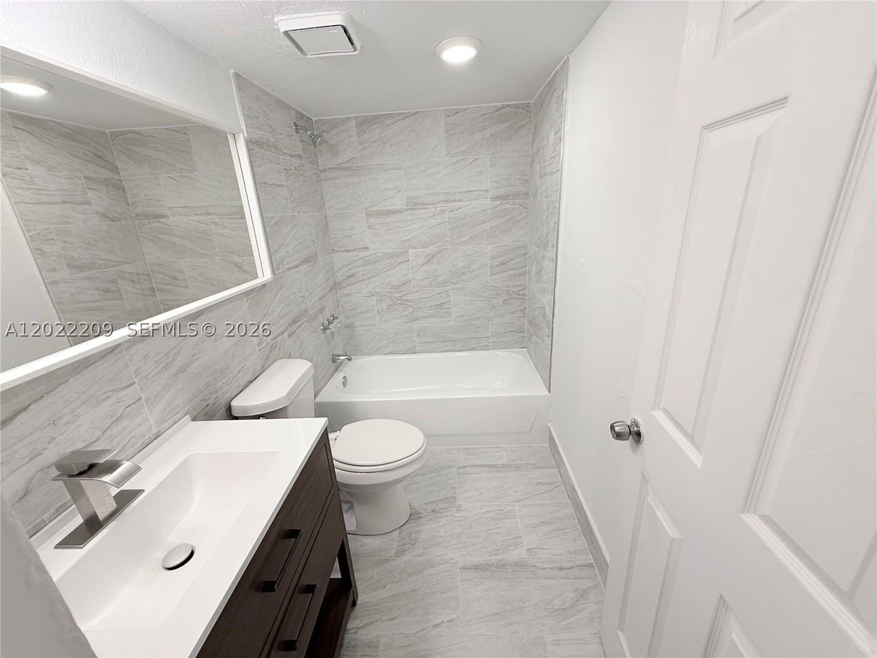 1309 Nw 8th Ave - Photo 6 of 23