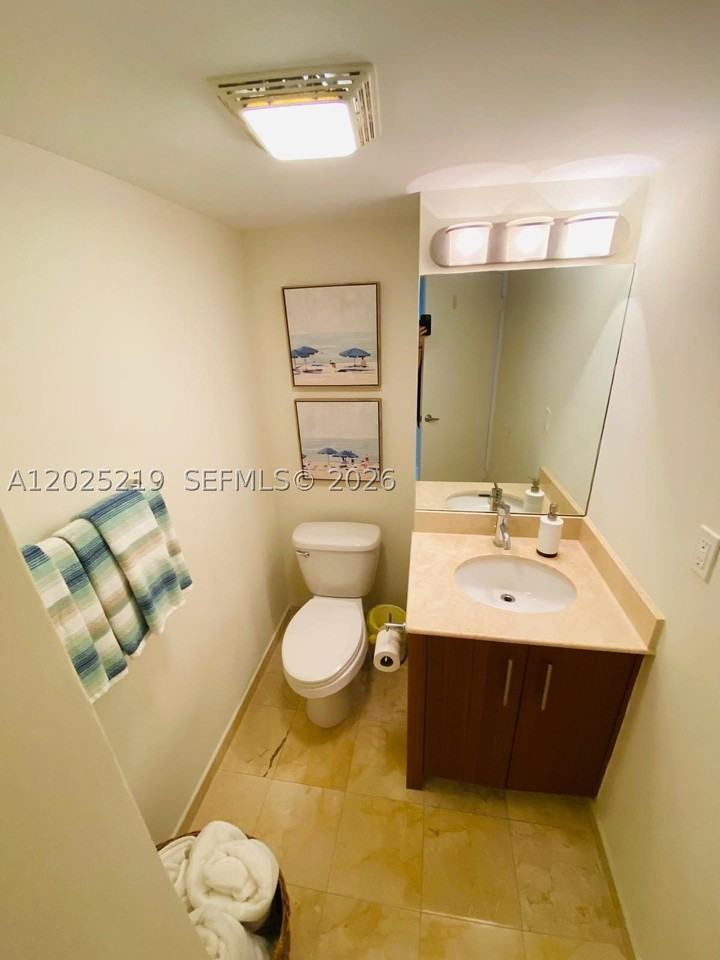 10275 Collins Ave #324 - Photo 2 of 19