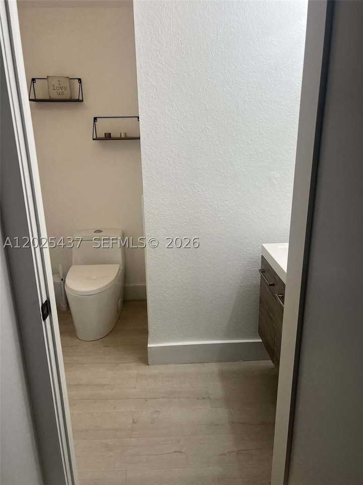 8135 Nw 108th Ave #0 - Photo 7 of 14