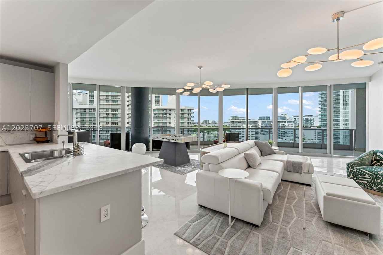 5959 Collins Ave #1201 - Photo 4 of 42