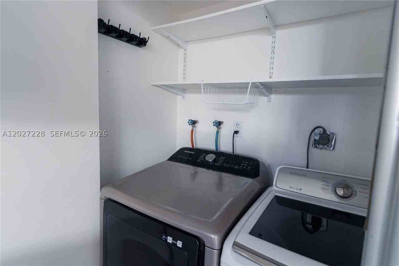 19200 Ne 25th Ave #322C - Photo 6 of 18