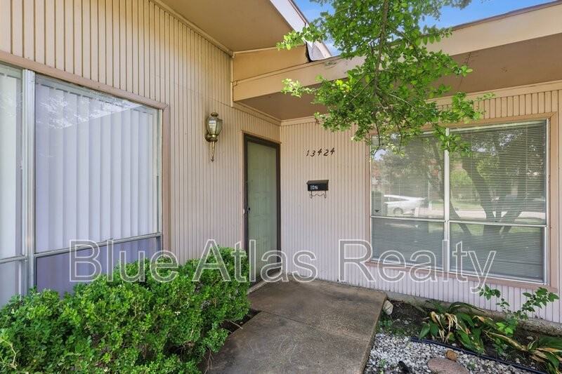 13424 Blossomheath Ln - Photo 2 of 20