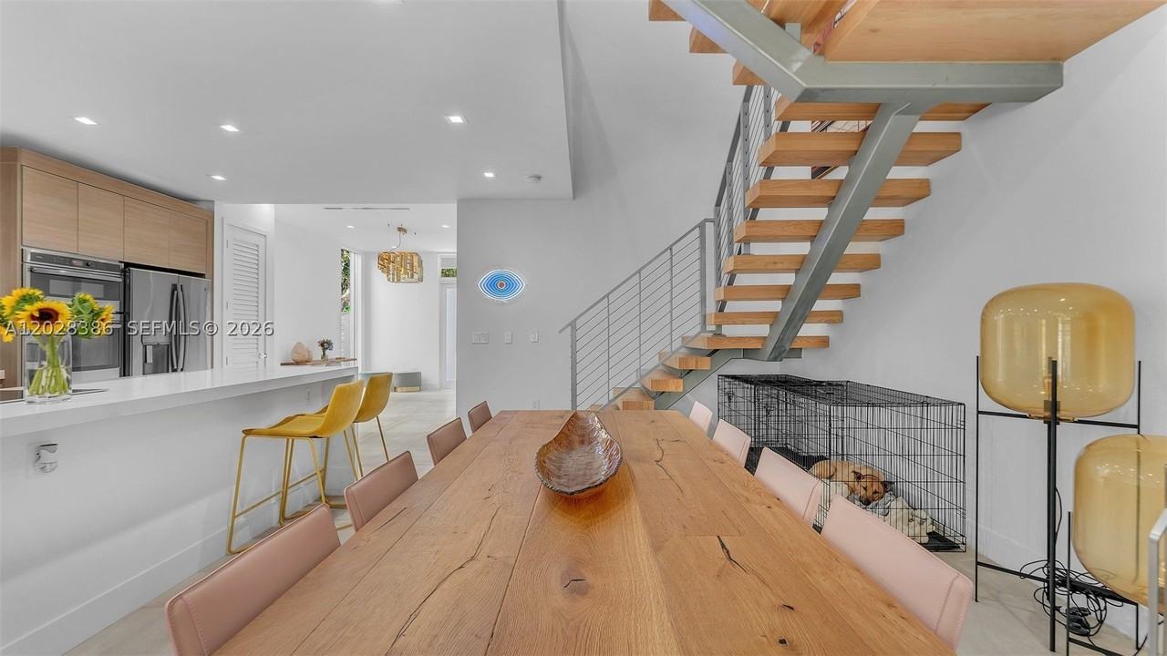 3162 Hibiscus St - Photo 5 of 44