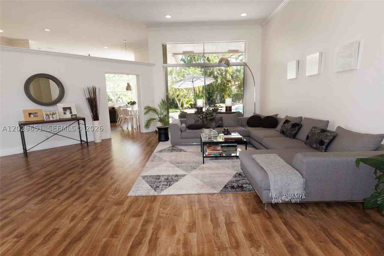280 Landings Blvd #280 - Photo 3 of 50